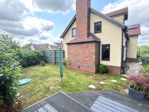 Photo 21- click for photo gallery